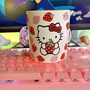 Sanrio Hello Kitty Ceramic Candle Blue Sky Vanilla & Fig Scent 11oz Strawberry
